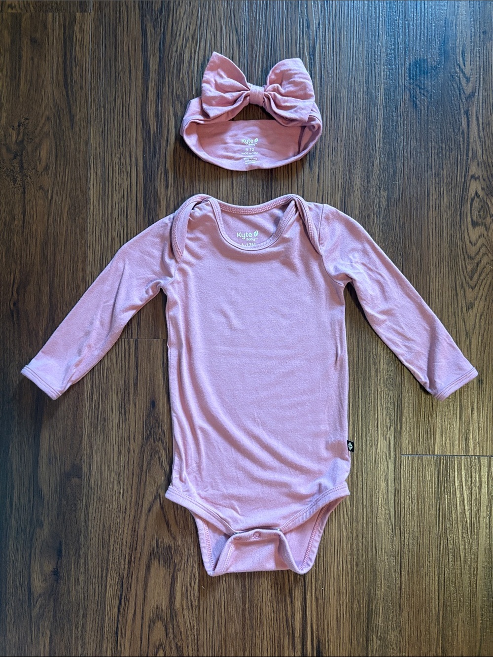Kyte Baby 6-12m Onesie & Headband